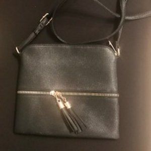 CUTE Black Faux Leather Purse